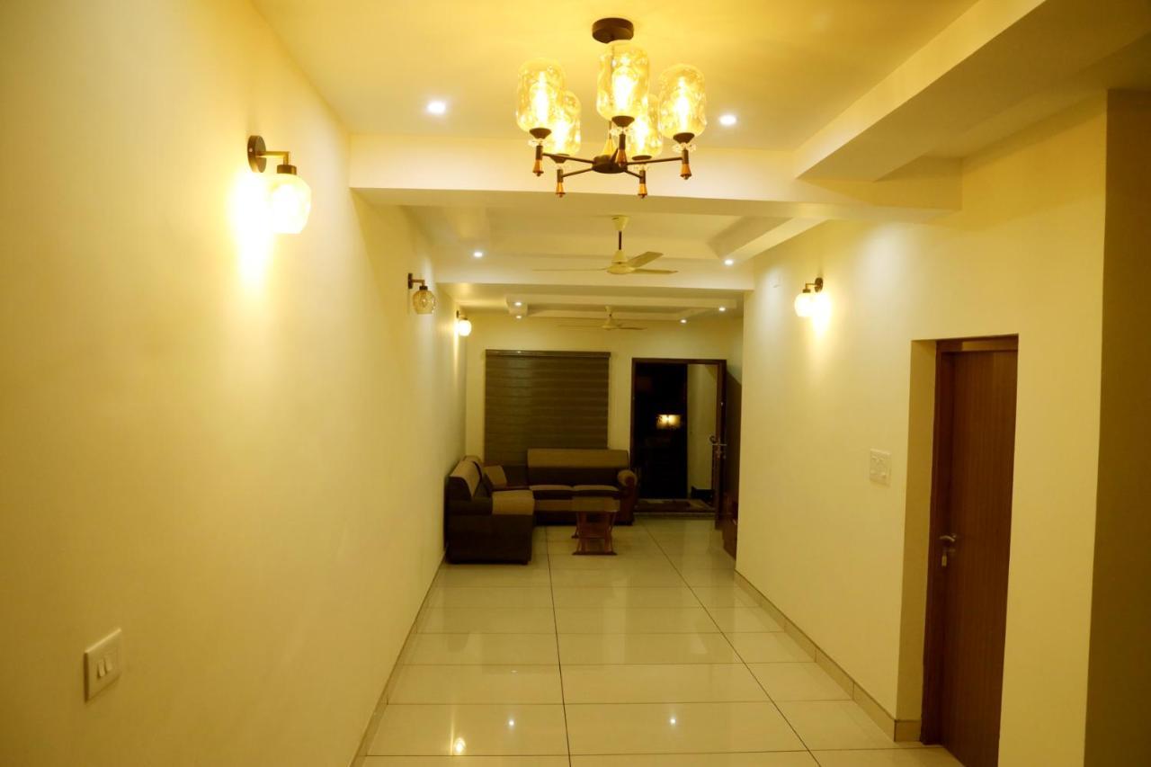Clover Home Tiruvalla Exterior foto